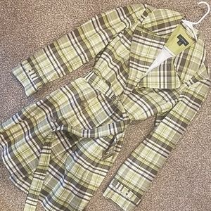 Gorgeous lined belted trench coat